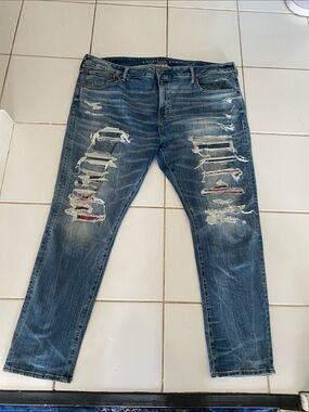 American Eagle Outfitters Men’s Slim Straight Distressed Blue Jeans